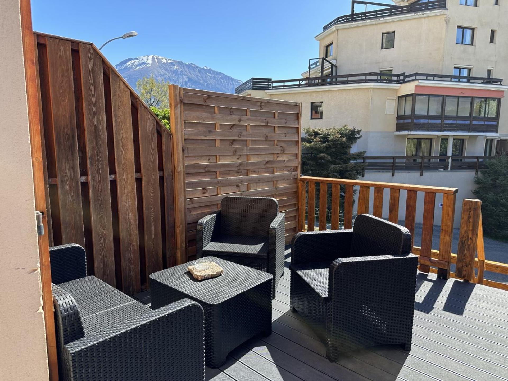 T3 Au Plan D'Eau D'Embrun Avec Garage Et Terrasse Appartement Buitenkant foto