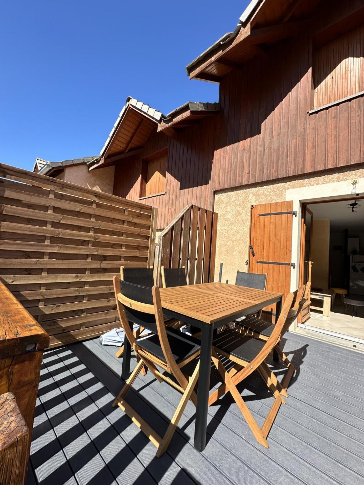 T3 Au Plan D'Eau D'Embrun Avec Garage Et Terrasse Appartement Buitenkant foto